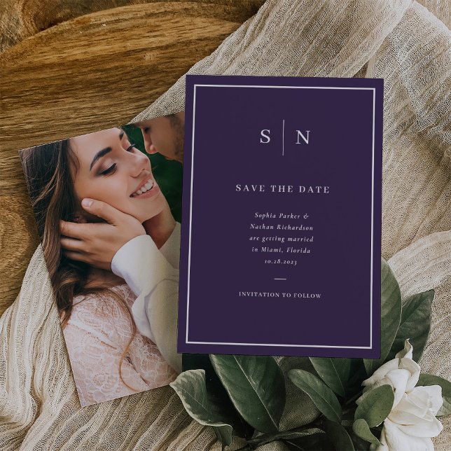 Save The Date Minimal et chic | Violet et blanc avec photo (A colorful yet classic purple save the date card, with a photo of the two of you on the back)