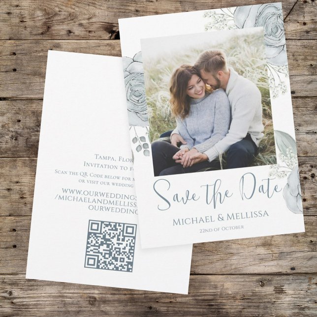 Save The Date Moderne Chic Simple Code QR de Photo Florale Bleu  (Créateur téléchargé)