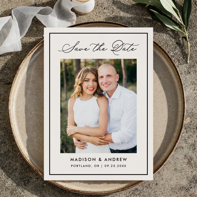 Save The Date Moderne Photo de Mariage avec Écriture de Bordure  (Créateur téléchargé)