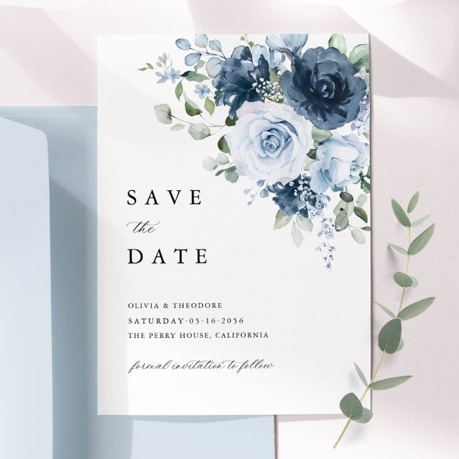 Save The Date Navy Bleu Poussiéreux Aquarelle Floral Élégant (Dusty blue navy floral save the date card with elegant watercolor design styled in soft indoor light)
