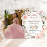 Save The Date Papillons Roses en or Blush Quinceañera<br><div class="desc">Personnalisez cette élégante photo de rose bleu Quinceañera / Sweet 16 anniversaire enregistrer la date facilement et rapidement. Cliquez simplement sur le bouton customiser pour modifier les textes, modifier les polices et les couleurs des polices. Doté d'exquises fleurs d'aquarelle, de papillons et d'un espace ovale découpé en or rose pour...</div>