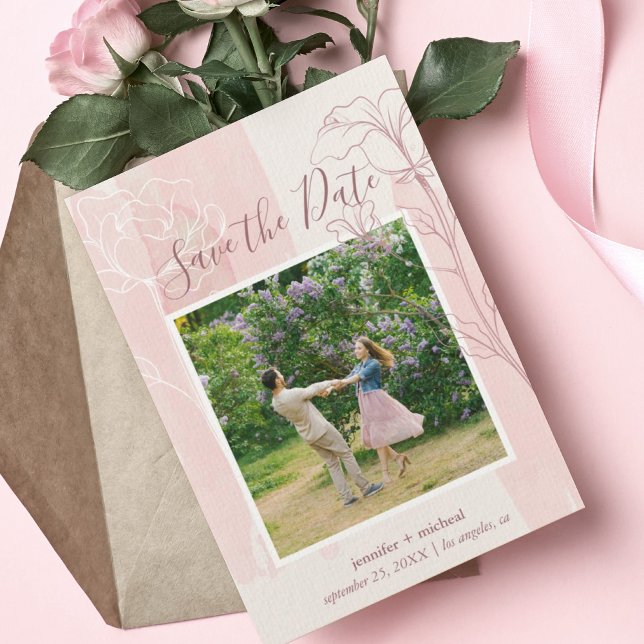 Save The Date Photo botanique rose poussiéreuse (Elegant Blush pink watercolor background with floral outline design Save the Date with photo.)