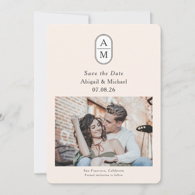 Save The Date Photo de couple en arc moderne avec initiales (Devant)