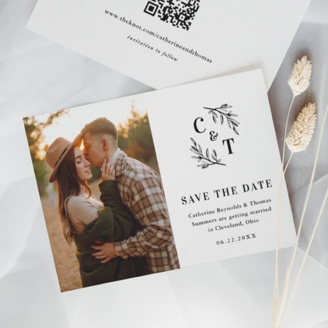 Save The Date Photo de mariage élégant monogramme noir et blanc (Minimal Greenery Leaves Monogram Wedding Photo Save the Date with QR Code.)