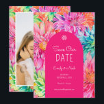 Save The Date Photo de mariage floral tropical moderne coloré<br><div class="desc">Faire-part de mariage floral tropical moderne et coloré aquarelle "Save The Date" avec des fleurs tropicales aquarelles colorées en rose, violet, orange, vert et turquoise. Ajoutez vos informations personnalisées pour l'invitation "Save The Date" dans le cadre avec une typographie calligraphique blanche élégante. Au verso, ajoutez votre photo préférée. Personnalisez en...</div>