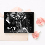 Save The Date Photo élégante<br><div class="desc">Cette carte d'annonce de date classique et élégante comporte deux de vos photos personnelles préférées,  avec une typographie moderne blanche décorative.</div>