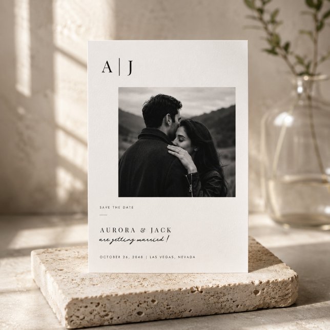 Save The Date Photo noir et blanc avec monogramme moderne (Créateur téléchargé)