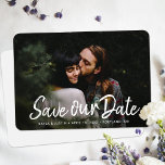 Save The Date Photo simple Enregistrer la date Mariage Inviter M<br><div class="desc">Ce mariage photo élégant et moderne sauvez notre carte à plat date a un design lumineux, chaleureux et propre. Utilisez les outils de conception pour le customiser et le faire uniquement à vous avec votre photo préférée! Vous pouvez également modifier et supprimer du texte, y compris en changeant "Enregistrer notre...</div>