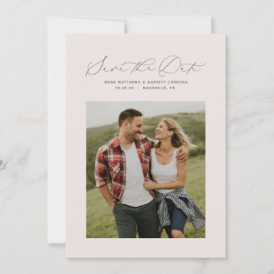 Save The Date Photo verticale rose poudré avec texte minimal