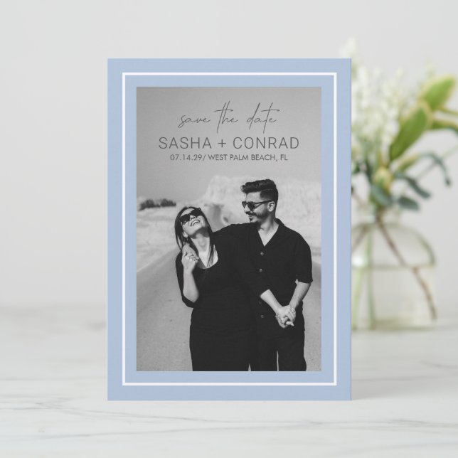 Save The Date Poudre Bleu Gras Bordure Photo Mariage moderne (Debout devant)