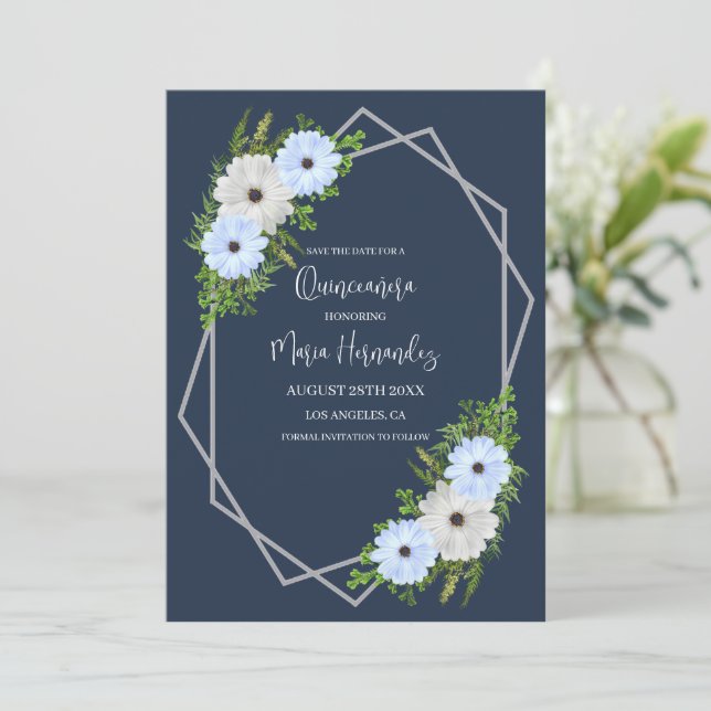 Save The Date Quinceañera Florale Bleu Clair et Blanc Rustique  (Debout devant)