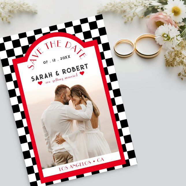 Save The Date Retro Checkerboard Photo Rouge Noir & Blanc Mariag (Retro Checkerboard Photo Red Black & White Wedding Save The Date)