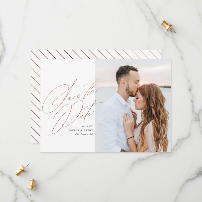 Save The Date Rose Gold Script Photo Enregistrer la date Faux Fo (Devant/Arrière en situation)