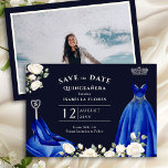 Save The Date Roses blanches et roses princes Photo royale bleue<br><div class="desc">Elégante quinceanera bleue Enregistrer la Date invitation avec photo personnalisée, robe princesse bleue royale et roses blanches. Le design est complet avec des chaussures à talons hauts, tiara et scepter et a une palette de couleurs de bleu royal, bleu nuit, argent et blanc crémeux. Chic et féminin me quince enregistrer...</div>