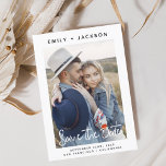 Save The Date Script élégant Enregistrer la photo de date<br><div class="desc">Script manuscrit moderne et élégant Portrait Photo verticale Enregistrer la carte Mariage date. La carte d'invitation à la date de sauvegarde comprend une typographie chic et élégante avec un design simple et minimaliste sur un arrière - plan blanc que vous pouvez ajouter votre photo de fiançailles customisé à.</div>