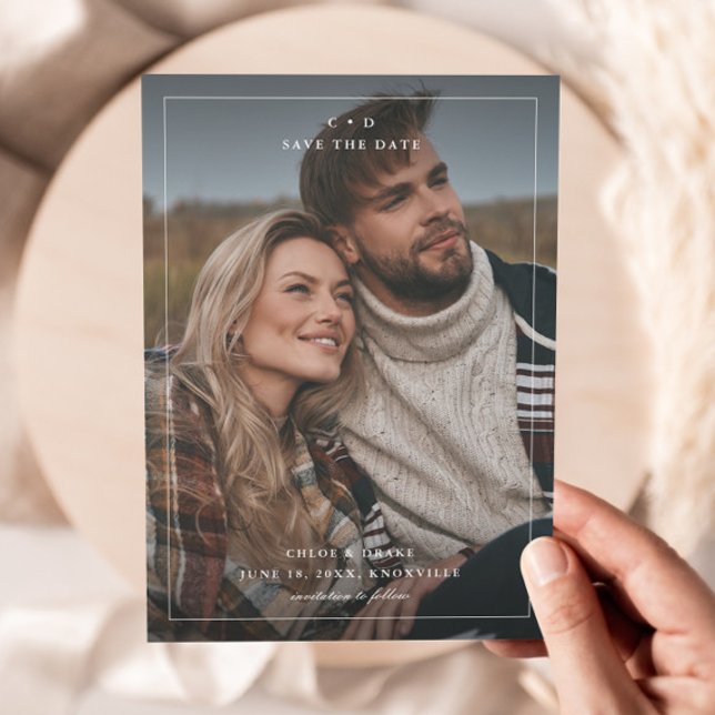 Save The Date Simple Photo de Mariage en Noir et Blanc (Simple Monogram Photo Wedding Save the Date.)
