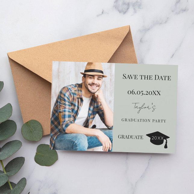 Save The Date Simple photo moderne vert sauge mec remise de dipl (Créateur téléchargé)