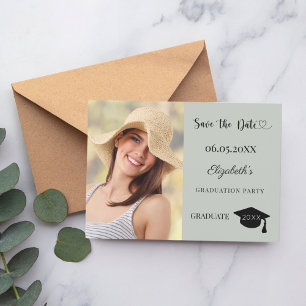Save The Date Simple photo moderne vert sauge Remise des diplôme