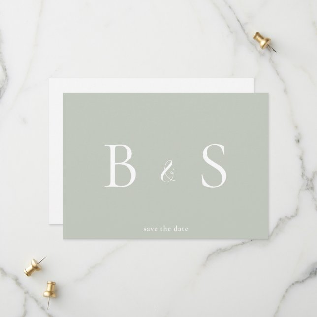 Save The Date Simple Sage & Monogramme Blanc Code QR Enregistrez (Devant/Arrière en situation)