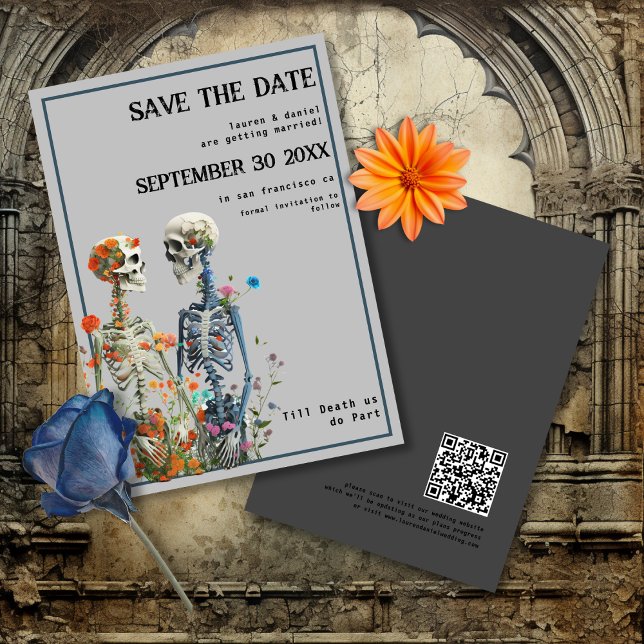 Save The Date Skeleton Couple QR Code Mariage gothique (Front and back view, Gothic love. )