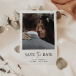 Save The Date Style minimaliste | Une Photo Enregistrer La Date<br><div class="desc">Ce mariage simple et élégant,  noir et blanc,  enregistrez la carte de date,  présente votre photo personnelle sur le devant,  avec un mélange de script manuscrit moderne et texte serif gras. Il y a de la place pour des informations supplémentaires sur le dos,  y compris votre site Web mariage.</div>