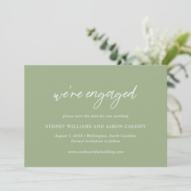 Save The Date Sydney Sage Green Mariage moderne (Debout devant)