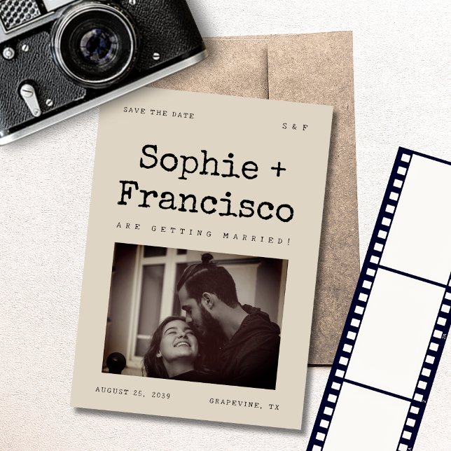 Save The Date Texte de style machine à écrire rétro Photo de mar (Créateur téléchargé)