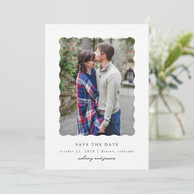 Save The Date Type Moderne  (Debout devant)