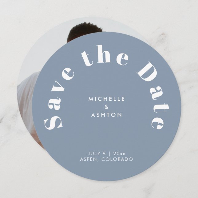 Save The Date Typographie moderne Cercle rond Dusty Bleu (Devant / Derrière)