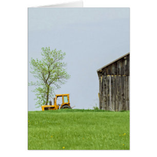 Scène De Grange Avec Tracteur-Vertical