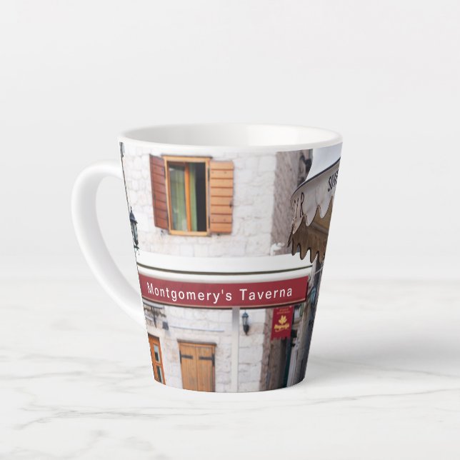Scène méditerranéenne personnalisée Latte Mug (Angle gauche)