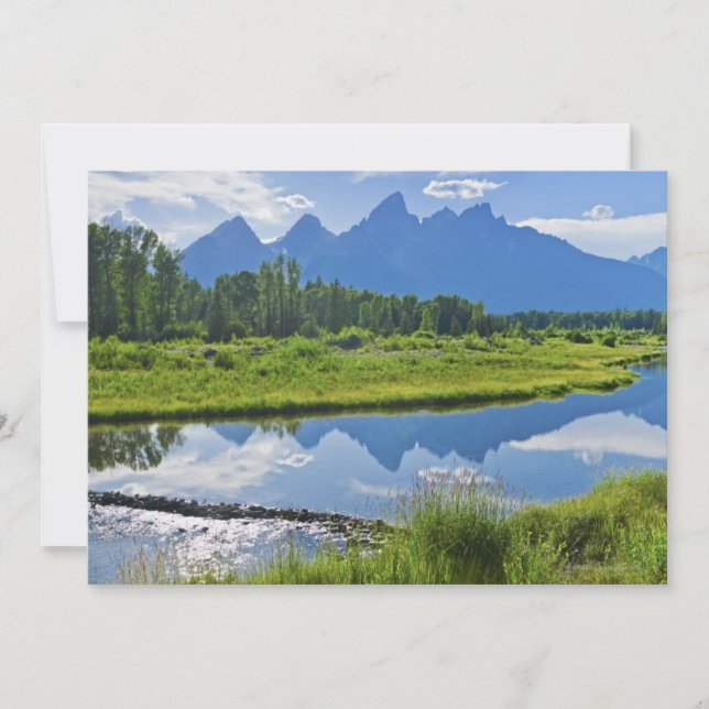 Scenic View of Mountains (Devant)