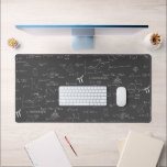 Science Math Formuas College Diplômé<br><div class="desc">Si vous voulez rafraîchir votre bureau, ce maths bureau est la façon parfaite de le faire! La belle impression de formules mathématiques manuscrites en blanc sur un arrière - plan noir est parfaite pour les mathématiciens, les physiciens et les gens obsédés par les mathématiques. Il créera une référence visuelle dans...</div>