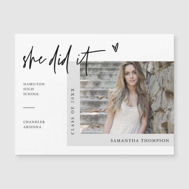 Script Moderne Elle L'A Fait Graduation Photo Magn (Devant)