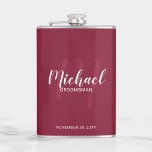 Script moderne Flacon de Groomsmen personnalisé<br><div class="desc">Ajoutez une touche personnelle à votre mariage avec un flacon de toiletteurs personnalisé. Ce flacon contient le nom des groomsmen personnalisées dans le style de police de script moderne blanc et monogramme dans le style de police de script moderne rouge bordeaux clair comme arrière - plan avec titre et date...</div>