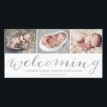 Script Silver accueillant | Faire-part de naissanc<br><div class="desc">Ce carte photo simple et chic de 3 photos présente un collage avec des lettres de script fantaisistes qui met en évidence votre nouvelle arrivée. Veuillez noter qu'il ne s'agit pas d'une feuille métallique réelle et qu'elle sera imprimée à plat.</div>