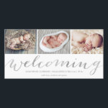 Script Silver accueillant | Faire-part de naissanc<br><div class="desc">Ce carte photo simple et chic de 3 photos présente un collage avec des lettres de script fantaisistes qui met en évidence votre nouvelle arrivée. Veuillez noter qu'il ne s'agit pas d'une feuille métallique réelle et qu'elle sera imprimée à plat.</div>