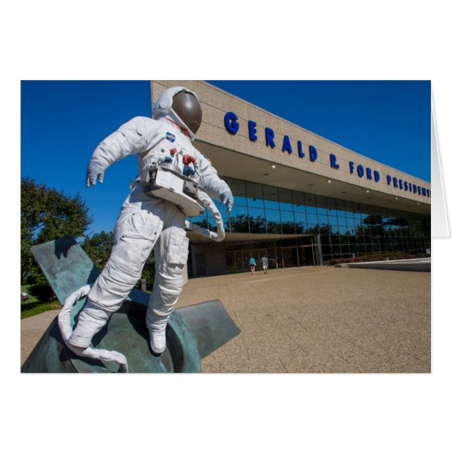 Sculpture d'homme dans l'espace (Devant horizontal)