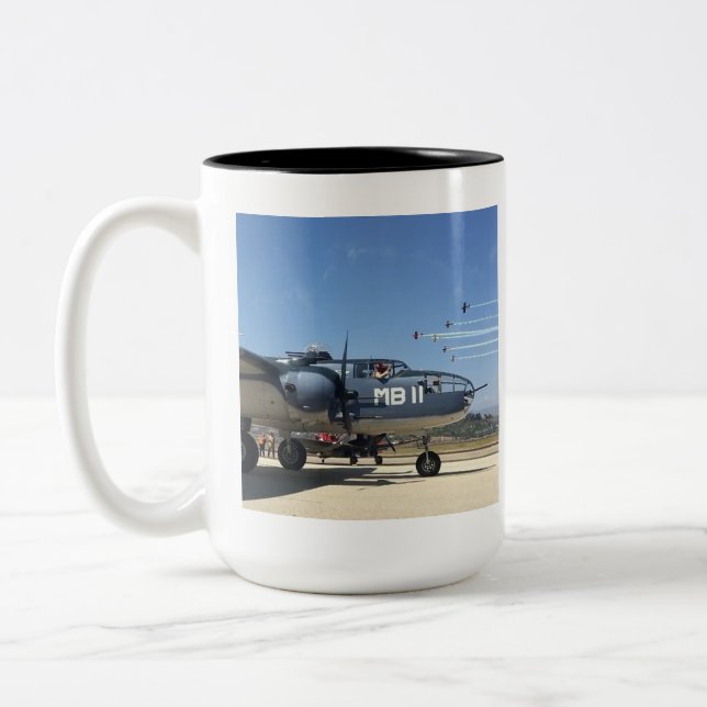 Seconde Guerre mondiale B-25 Bomber Mug (Gauche)
