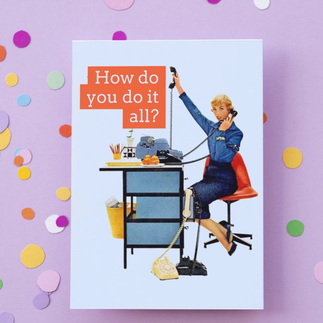 Secrétaire rétro (Créateur téléchargé)