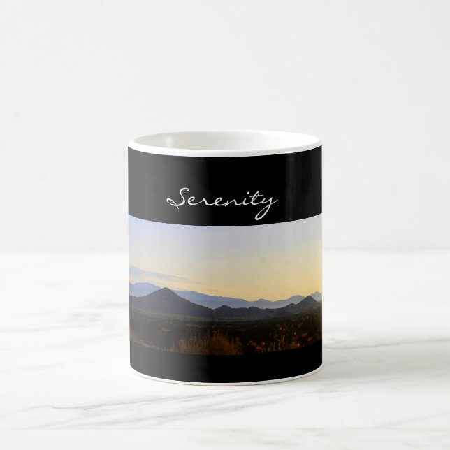 Serenity Père Noël Fe Mountains à Sunrise Mug (Centre)