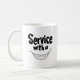 Service avec une tasse de sourire