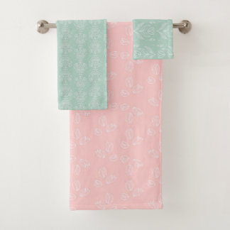 Serviette à fleurs rose pastel et vert menthe
