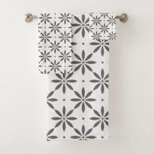Serviette à motif floral gris