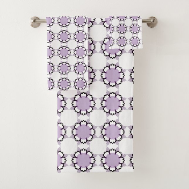 Serviette à motif géométrique mandala blanc et vio (En situation)