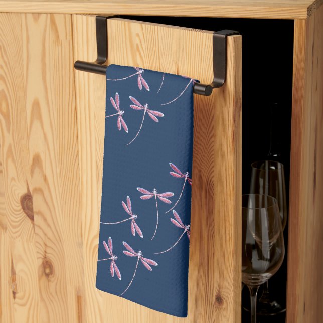 Serviette aux libellules en vol (Pliage en tiers)