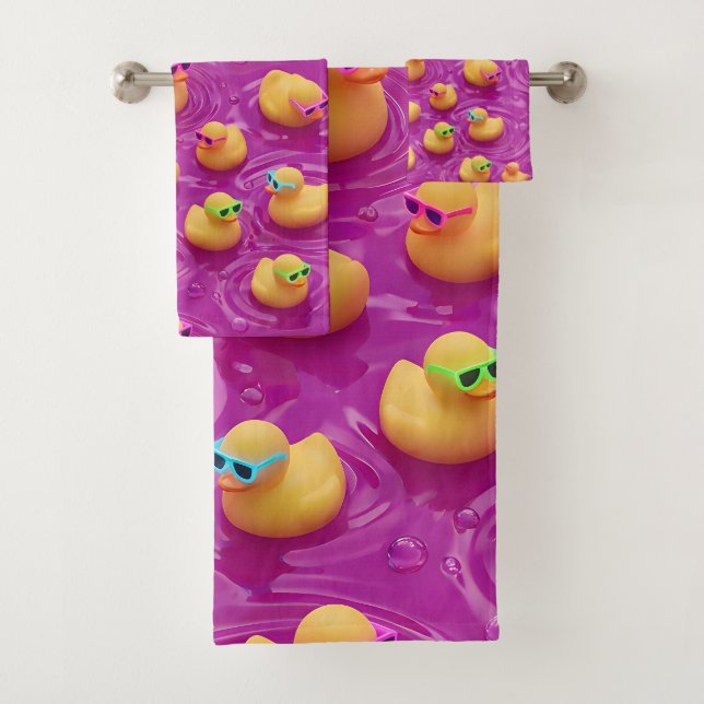 Serviette de bain à motif canard en caoutchouc ros (En situation)