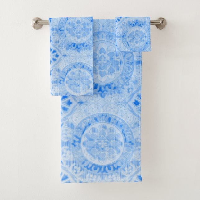 Serviette de bain bleu Damask (En situation)