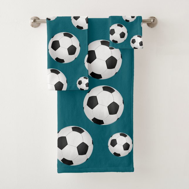 Serviette de bain Bleu sarcelle Balle de football (En situation)