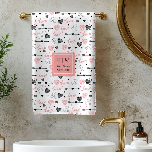 Serviette de bain personnalisée Saint-Valentin Ros (Personalized Valentine Bath Towel Pink Black Hearts)